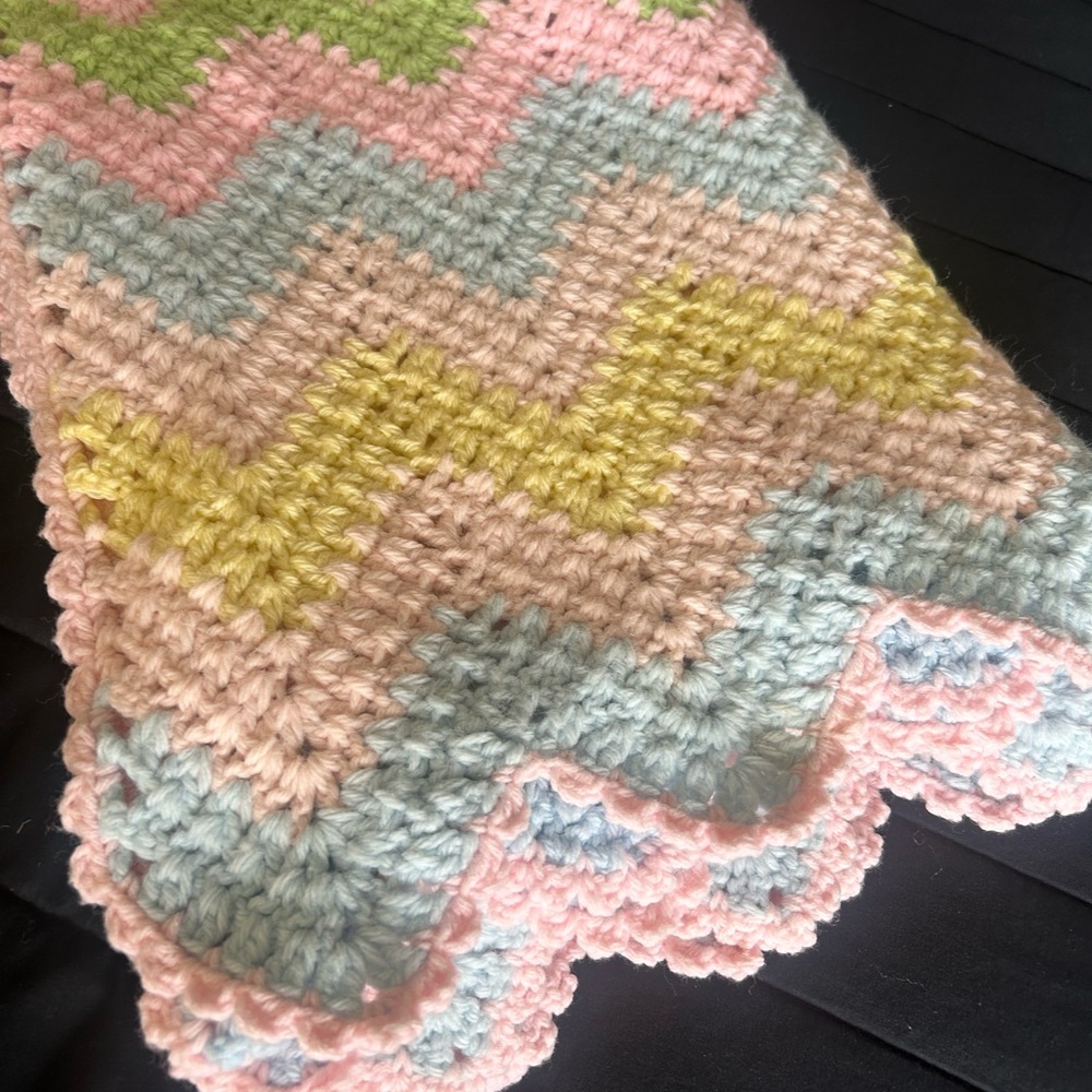 Vintage Pastel Chevron Knit Afghan Throw Blanket Bedcover #0815257